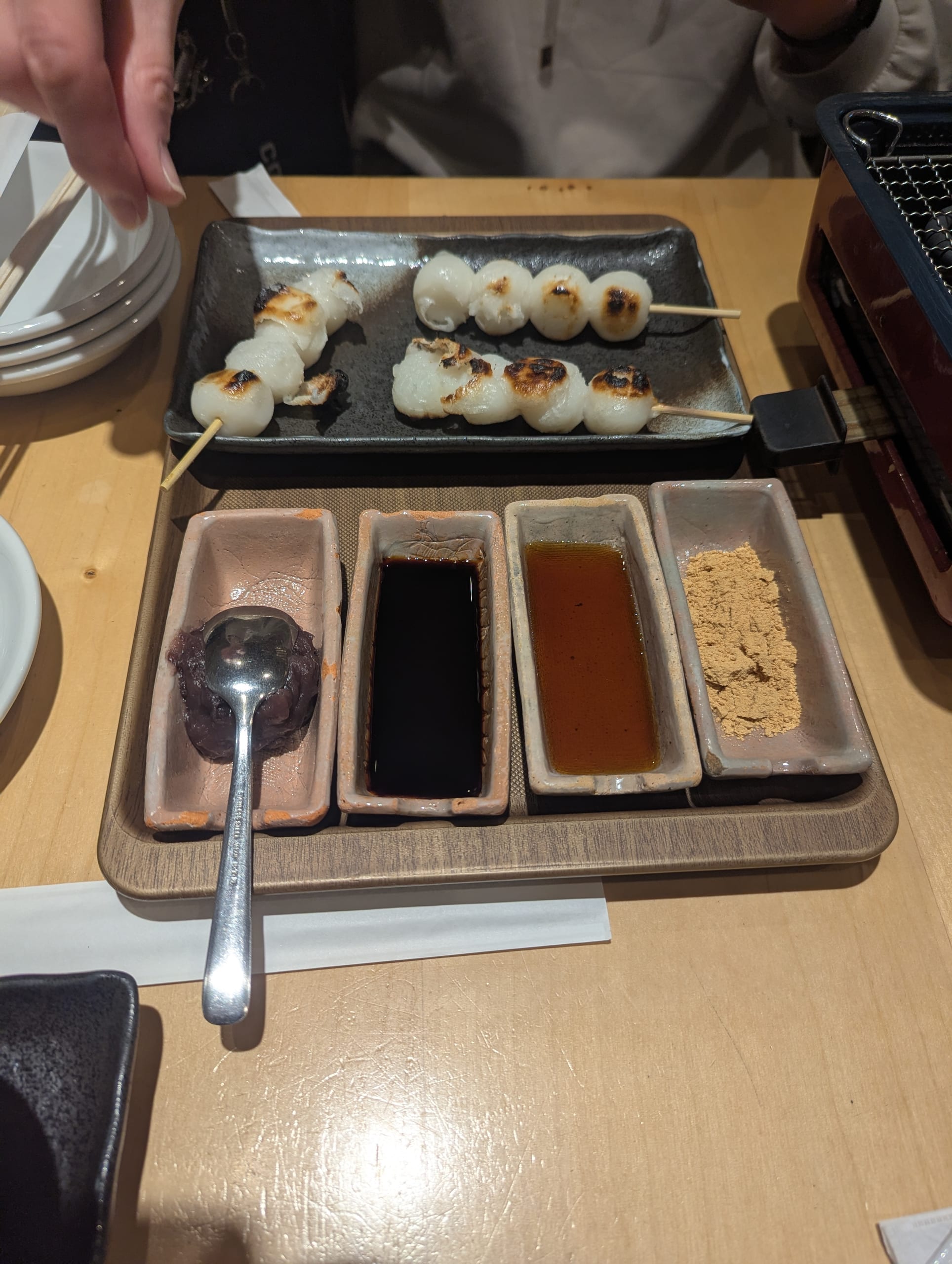 団子と醤油、きなこなど